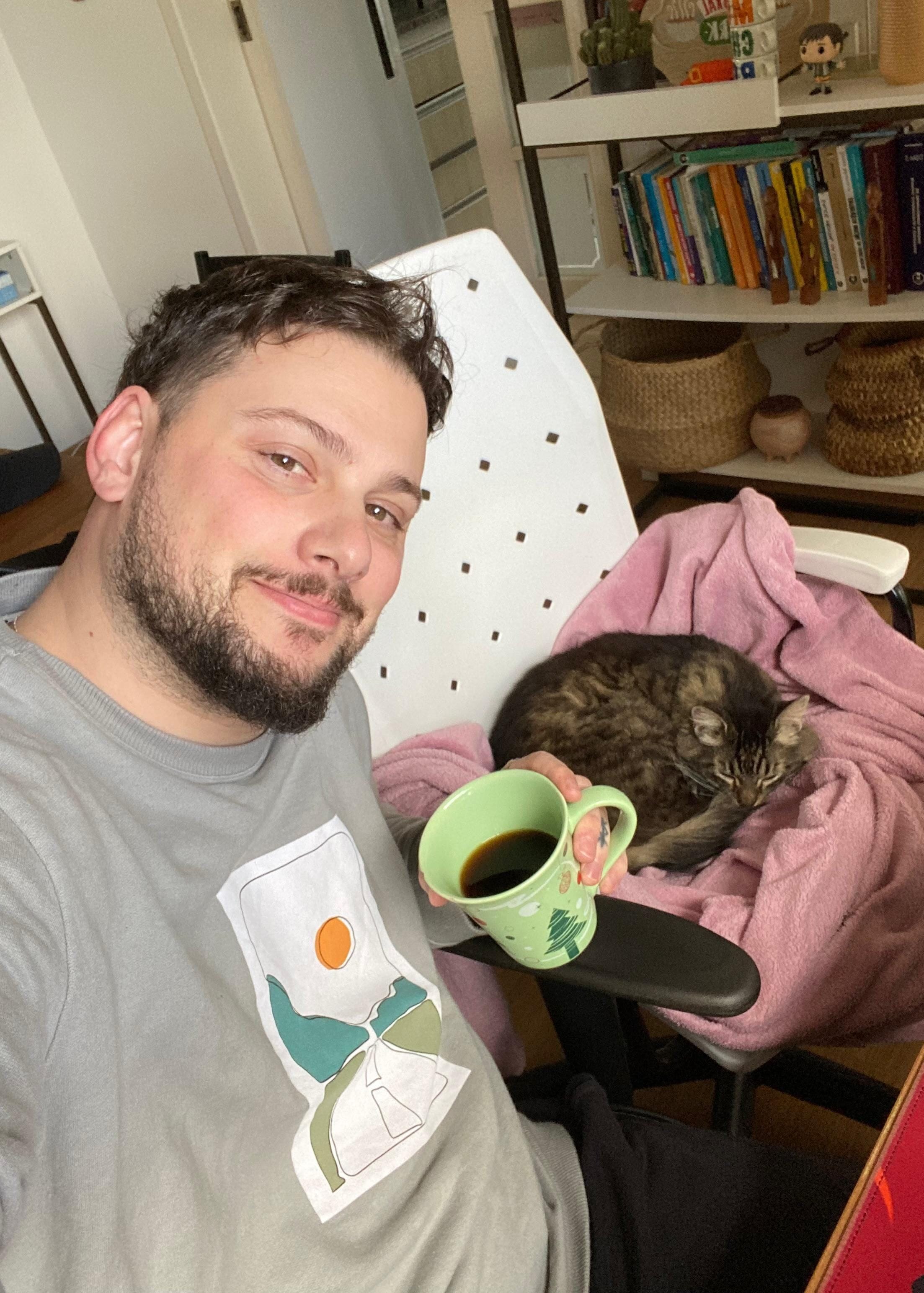 Felipe Frantz Zanini (ffzanini) com Claudio tomando café - desenvolvedor fullstack